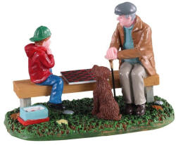 Lemax playing with gramps General 2021 - kvikki