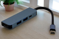  USB-C HUB 4 portos átalakító - HDMI, USB-C, 1x USB 3.0 és 1x USB 2.0 csatlakozóval, gyors adatátvitelhez és több eszköz egyszerű csatlakoztatásához laptophoz és PC-hez