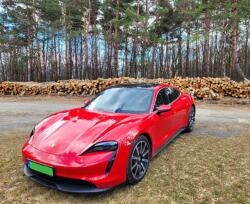  Porsche Taycan 4S bérlés sofőrrel