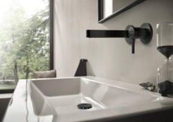 Hansgrohe Finoris egykaros falsík alatti mosdócsaptelep 22, 8 cm-es kifolyóval, szálcsiszolt fekete króm 76050340 (76050340)