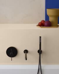 Roca Nu falsík alatti egykaros kádcsaptelep Evershine bevonattal, titán fekete A5A0B3FCN0 (A5A0B3FCN0)