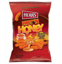 Herr's Cheese Curls Hot N Honey Mézes-csípős ízű sajtos chips 113g