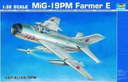 Trumpeter 1/32 MiG-19PM Farmer E vadászgép modell (TRU02209)