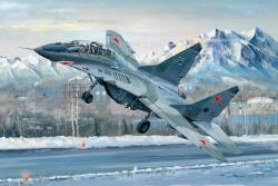 Trumpeter 1/32 MIG-29UB Fulcrum orosz vadászgép modell (03226)