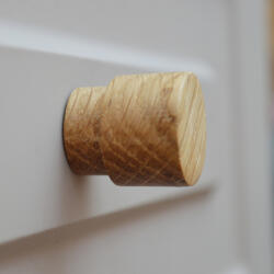 AT KIEL, Tömörfa bútorgomb, olajozott tölgy (KIEL)