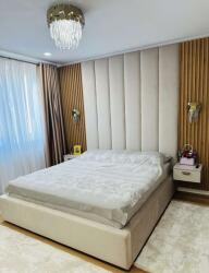 MobAmbient Pat tapițat matrimonial saltea180x200 cm, tăblie înaltă, crem - model ROYAL