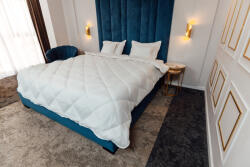 CONELTEX Pilota groasa matlasata PureDream Coneltex, dimensiuni 200x210 cm, dreptunghiulara, culoare alba, umplutura fibra siliconizata antialergica, densitate 500 g/mp
