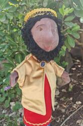 Babás Timi Boldizsár kézbáb