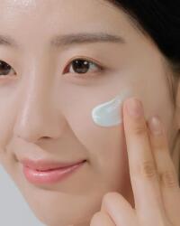 SKIN1004 Fényvédő arcszérum Madagascar Centella Hyalu-Cica Water-Fit Sun Serum - 50 ml * 2 db