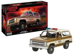 Revell Stranger Things: Jim Hoppers Chevy Blazer K5 1: 25 makett autó (07724) (07724)