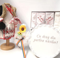 Magazin Traditional Set Traditional Botez Fetita - Costumas + Trusou + Cutie + Lumanare 4