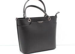  Bőr fekete fémrátétes nagy női kézi / válltáska