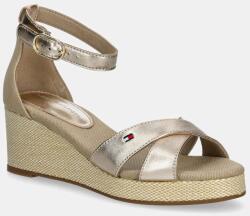 Tommy Hilfiger szandál FLAG METALLIC MID WEDGE ESPAD - arany Női 39