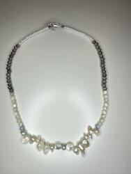 Tenyésztett gyöngy nyaklánc - klasszikus és barokk gyöngyök kombinációjával (JJNY39)