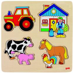 Goki Fa kirakó kiemelkedő figurákkal, tanyán