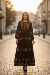 Ie traditionala Rochie Traditionala Viviana 4