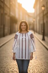 Ie traditionala Carina 2