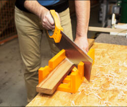 GIGABYTE Gérvágó láda és fűrész szett (10445)