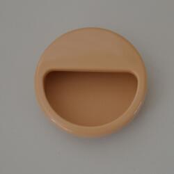 AT Süllyeszthető, világos barna színű, műanyag bútorfogantyú (SU02)