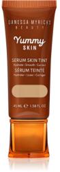 Danessa Myricks Beauty Yummy Skin Serum Skin Tint bőrsimító hatású hidratáló alapozó árnyalat 4.5 - Light To Medium With Warm Undertones 45 ml