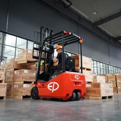  TCL101 elektromos targonca - 80V/100Ah Li-ion akkuval