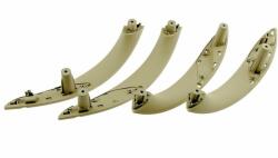  4 db-os bézs színű belső műanyag fogantyúkészlet, amely kompatibilis a BMW 3-as széria F30 F31 2012-2018 modelljeivel