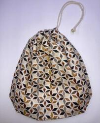 MK Bea Kis cipószsák - arany-barna 3D hatású geometrikus mintával