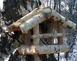 Hazai kert Madáretető Rusztikus Nyirfás 24x33x12 Cm