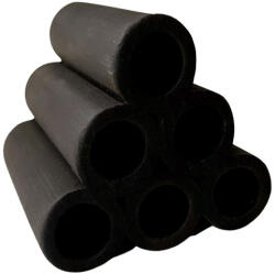  Piramis dekoráció, fekete színben - 6x6 cm