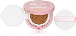 essence BRIGHTEN UP! Cushion Foundation alapozó sminkszivaccsal árnyalat 13 Almond 12 g