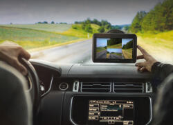 Lippert Furrion Vision S hátsó kamera képernyő mérete 5