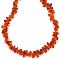 R. M. ékszer Borostyán baba nyaklánc barna splitter csavaros 35 cm - balti, „Konyakcsepp (023593)