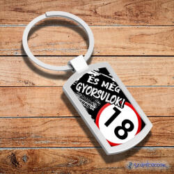 Time4Gift Még gyorsulok - Születésnapos fém kulcstartó (több féle)