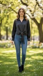 Ie traditionala Bluza eleganta din satin negru cu detaliu tip funda si inel decorativ