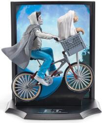 The Noble Collection Statuetă The Noble Collection Movies: E. T. - E. T. and Elliott (Over the Moon) (Toyllectible Treasures), 13 cm (NOB1683) Figurina