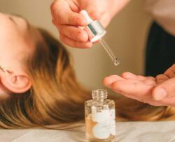  Melegolajos hátmasszázs