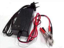 Akkumulátor töltő 12 V 1, 8 A (Akkutolto003)