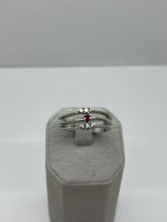  Fehérarany gyémánt köves gyűrű rubinnal