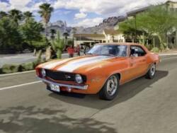 Revell 69 Camaro Z/28 Autómodell építőkészlet 1: 12 (07727) (07727)