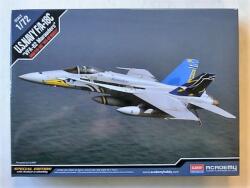 Academy Models 1/72 F/A-18C USN VFA-82 Marauders vadászgép modell (AC12534)