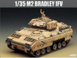 Academy Model kit rezervor 13237 - M2 BRADLEY IFV (1: 35) (36-13237)