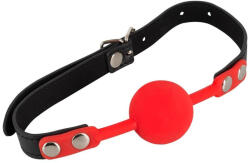 Orion - Bad Kitty Golyós szájpecek, Bad Kitty, Silicone Gag, 4 cm, piros-fekete, állítható (42-58 cm), szilikon golyó, műbőr pánt fém csattal, bőrbarát, ftalátmentes