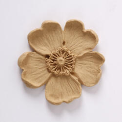 Papelito Hőre lágyuló fa díszítőelem - Virág 4cm 43400 - koszorúhoz és asztaldíszhez (43400)