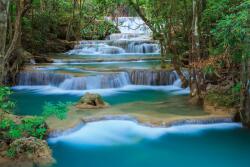 DIMEX ART Fototapetă vlies cascada în pădure 375 x 250 cm