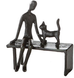 Gyönyörű kovácsolt vas padon ülő férfit és cicáját ábrázoló szobor antik fekete színben 12cm