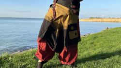  Nepáli Aladdin nadrág - Om mantrával - Arany - fekete - bordó