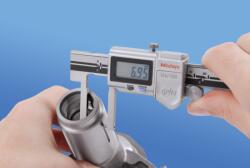 Mitutoyo Digimatic Neck Caliper (573-752-20)