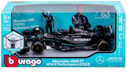 Bburago 1 /24 F1 versenyautó pilótával - Mercedes Ajánlott 14-99 éves korig unisex [Cikkszám 01681]
