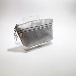 Amnisu ezüst kettő cipzáras bőr kulcstartó b1004