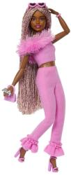 Mattel Barbie Deluxe Model rózsaszín nadrágkosztüm